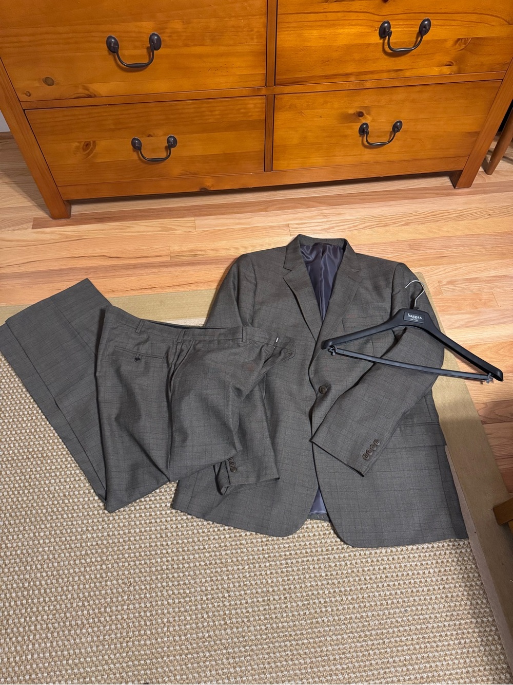 NWOT, Haggar- Men’s suit, size 40x34, jacket 48L